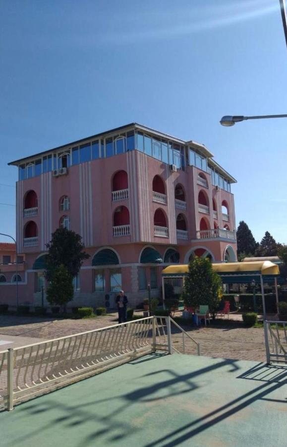 שקודר Hotel Meteor מראה חיצוני תמונה